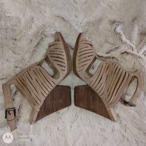 Vince Camuto Stacked Wedge